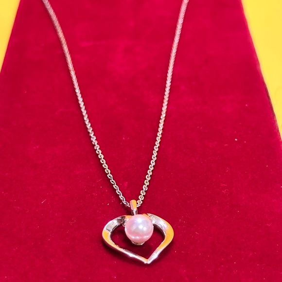 Mikimoto Silver Heart Necklace with Pearl
925 silver made. - Picture 2 of 12